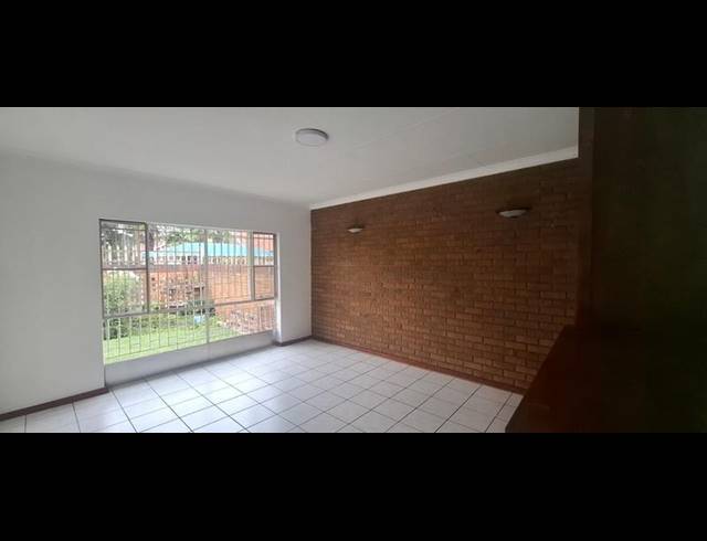 3 BEDROOM TOWNHOUSE FOR SALE IN RUSTIVIA